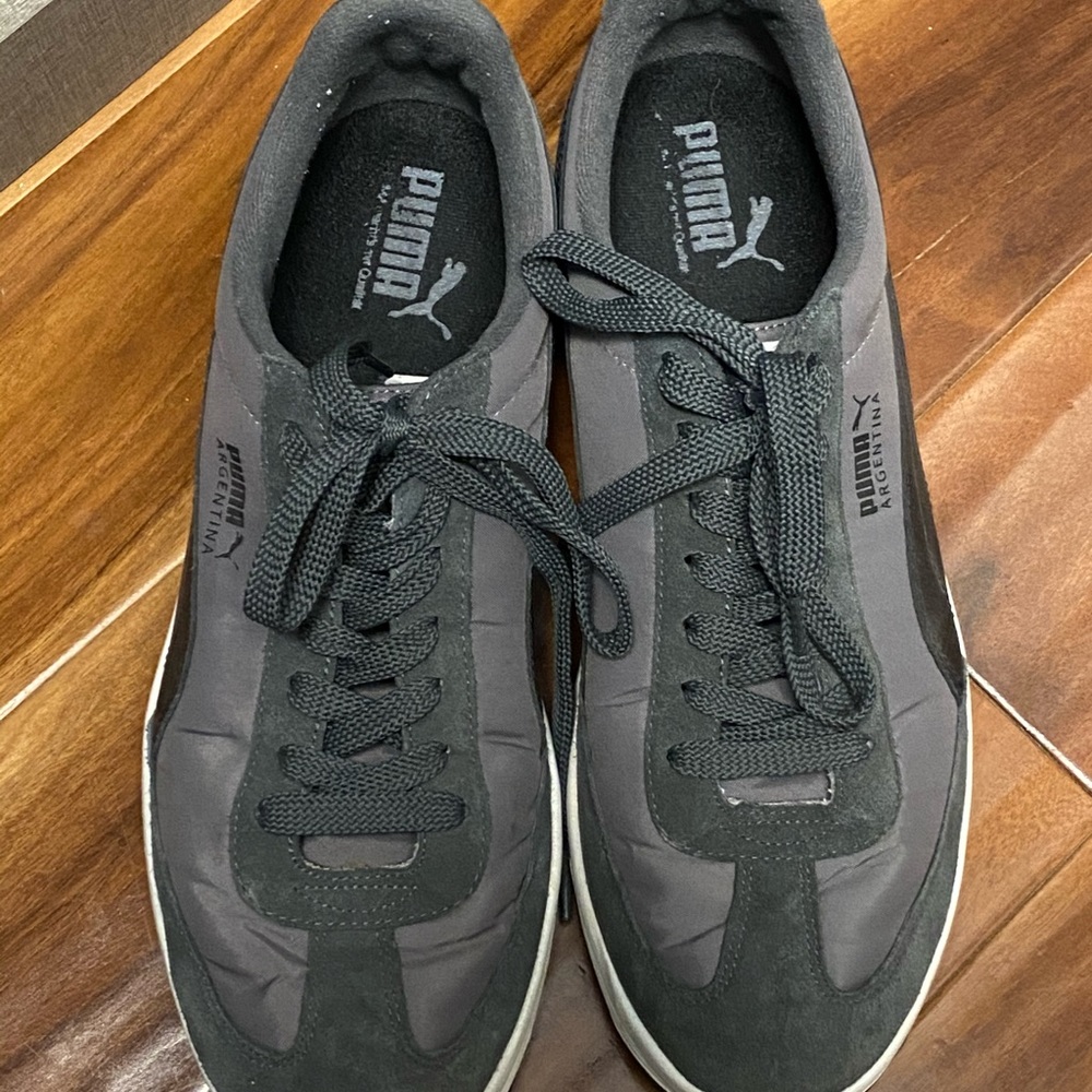 Men’s puma sneakers